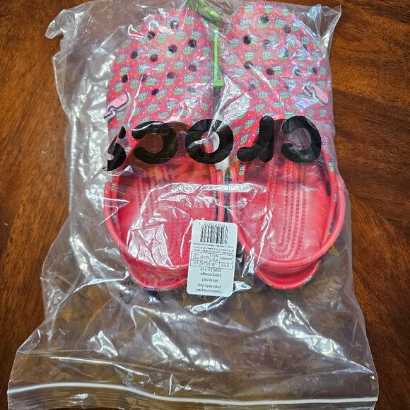Vineyard Vines Crocs Red Size M9/W11 NWT